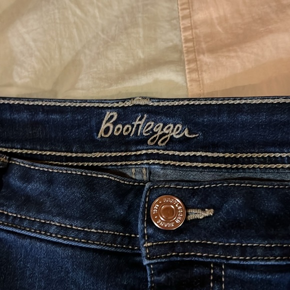 Bootlegger Shorts - Picture 2 of 4